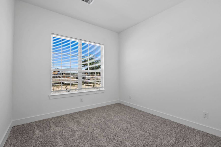 Spacious, unfurnished interior of a new home in Riceland, Mont Belvieu (Image 28).