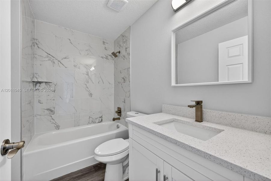 Furnished interior view inside a new home in , Ocala (Image 9).
