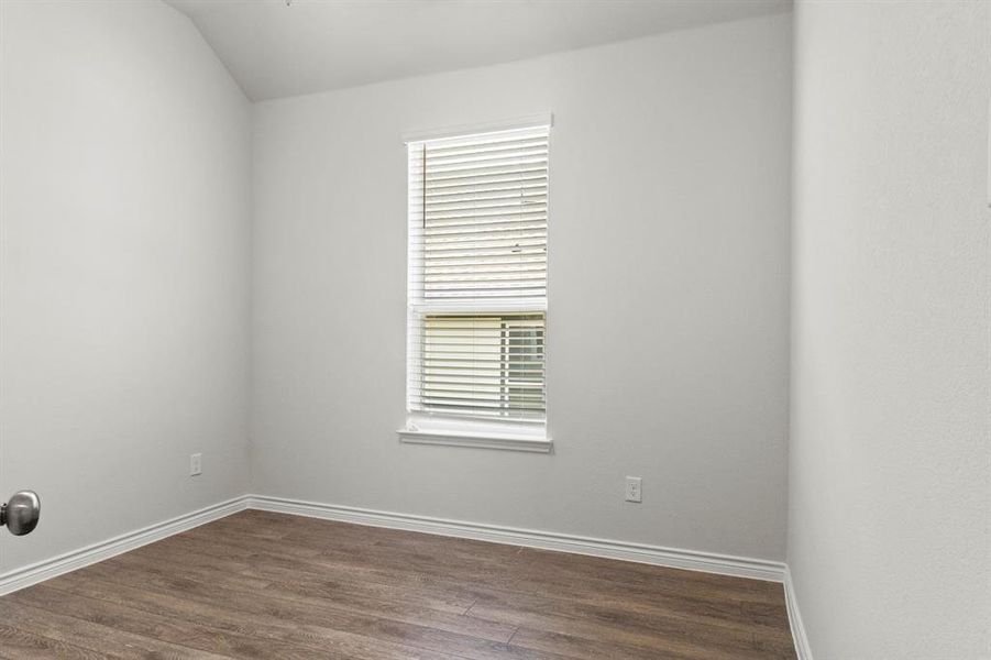 Spacious, unfurnished interior of a new home in Rocky Creek Crossing, Fort Worth (Image 8). Spacious, unfurnished interior of a new home in Rocky Creek Crossing, Fort Worth (Image 8).
