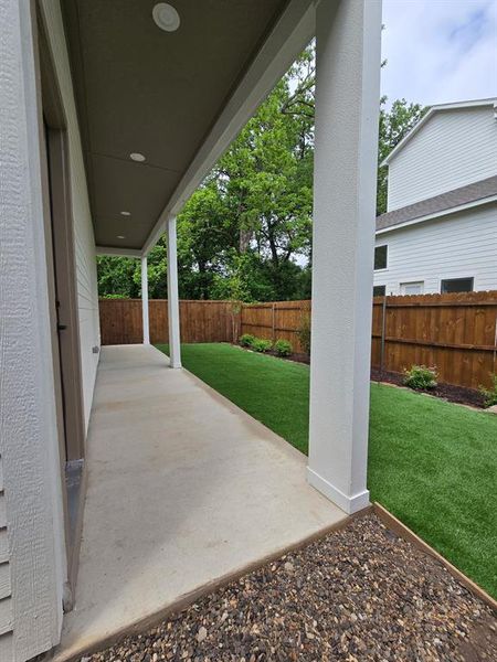Exterior details and patio area of a home in , Dallas (Image 6).