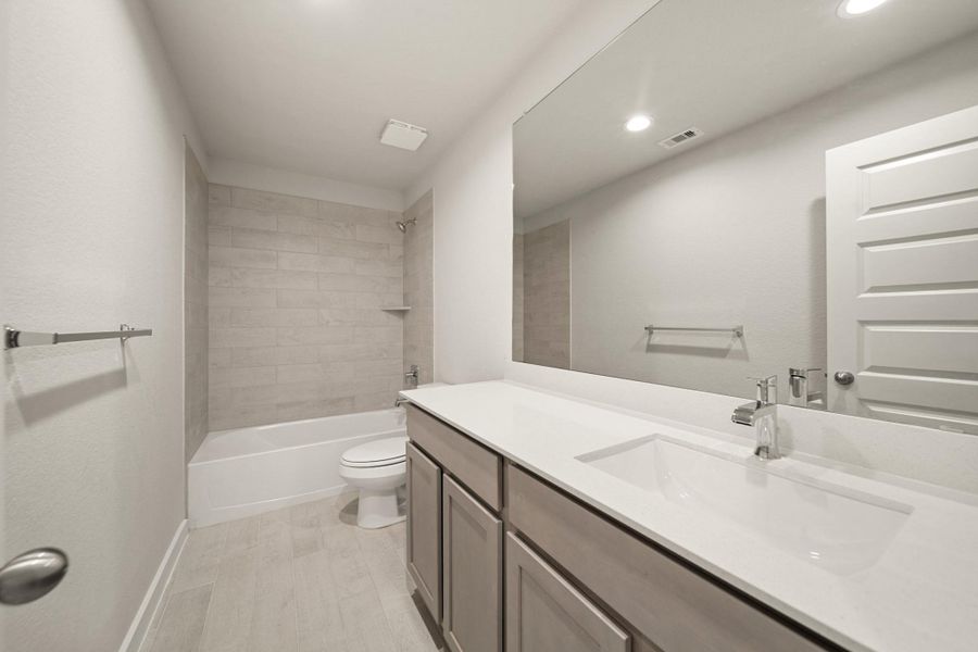 Furnished interior view inside a new home in Barton Creek Ranch, Conroe (Image 5). Furnished interior view inside a new home in Barton Creek Ranch, Conroe (Image 5).