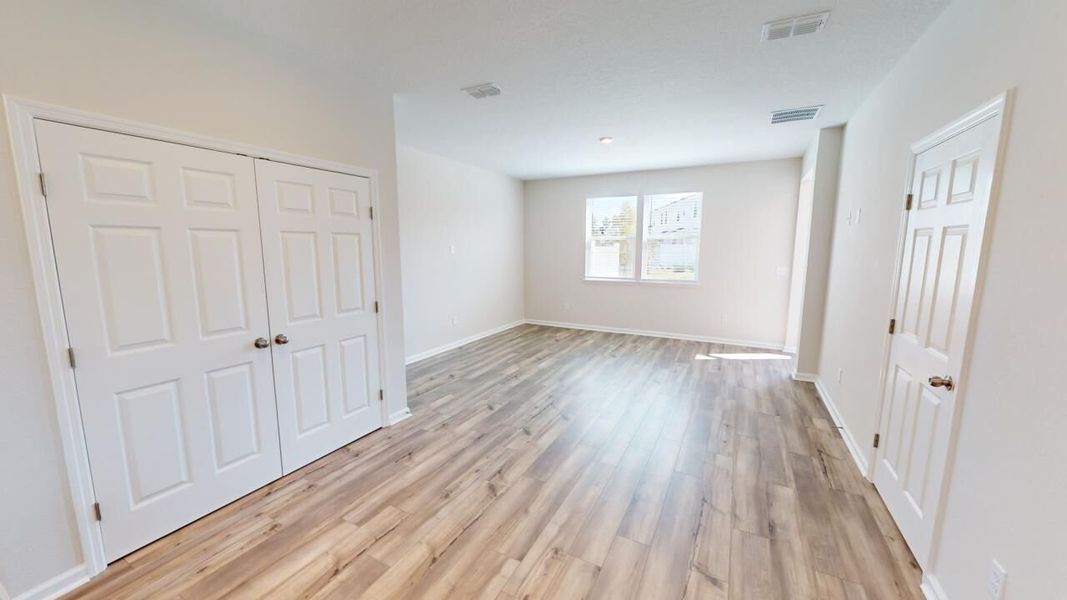 Spacious, unfurnished interior of a new home in RiverTown, St. Johns (Image 10).