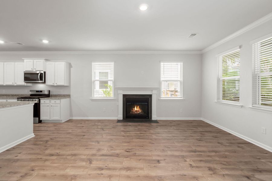 Spacious, unfurnished interior of a new home in The Ponds, Summerville (Image 40).