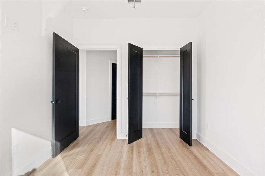 Spacious, unfurnished interior of a new home in , Mount Pleasant (Image 20).