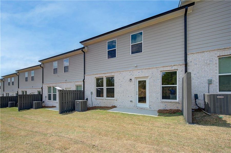 Exterior details and patio area of a home in Diamante, Stockbridge (Image 4).