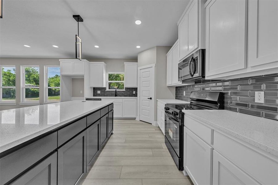 Furnished interior view inside a new home in , Grand Prairie (Image 20).