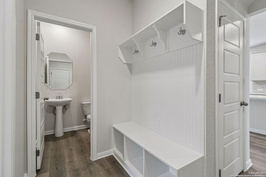 Image 63 of a home in Royal Crest. Image 63 of a home in Royal Crest.