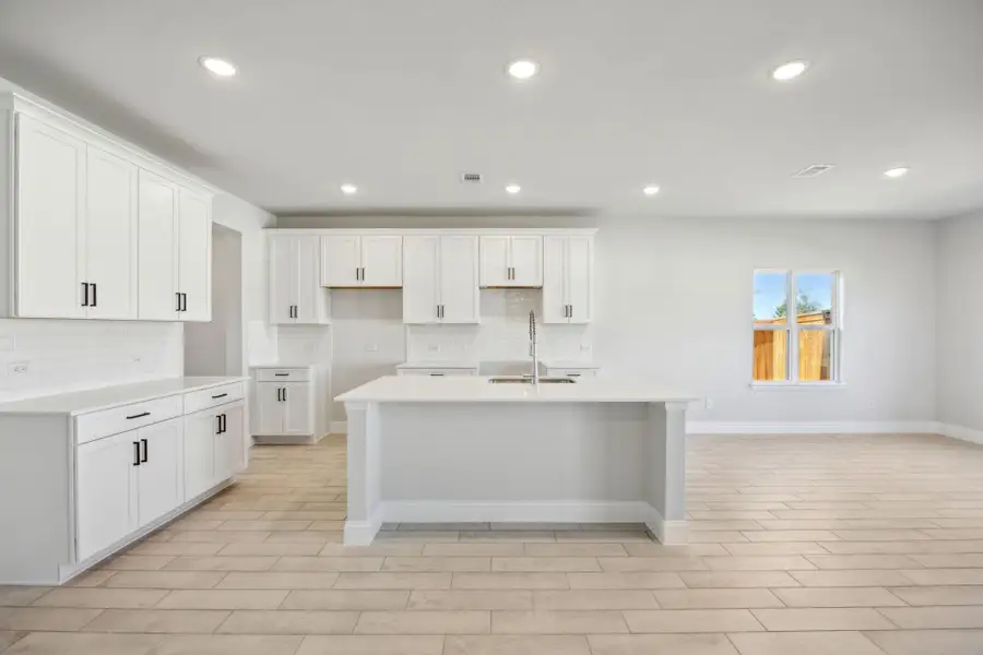 Furnished interior view inside a new home in Saint Tropez, Huffman (Image 4).