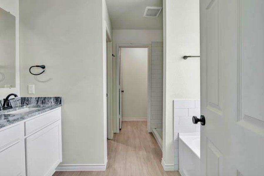 Furnished interior view inside a new home in , Fort Worth (Image 6).