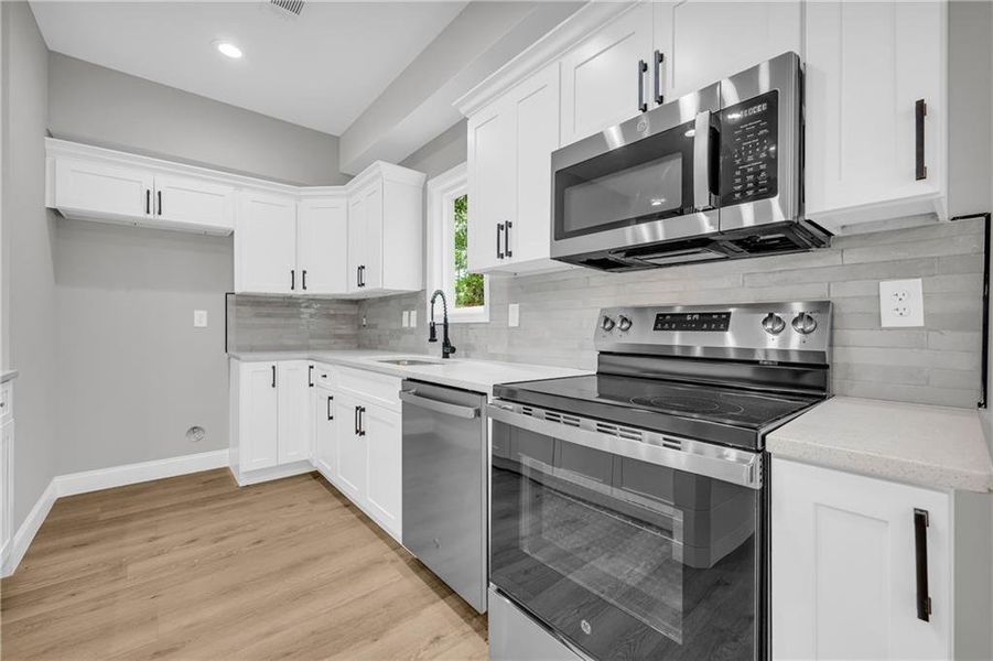 Furnished interior view inside a new home in , Franklin Springs (Image 14). Furnished interior view inside a new home in , Franklin Springs (Image 14).