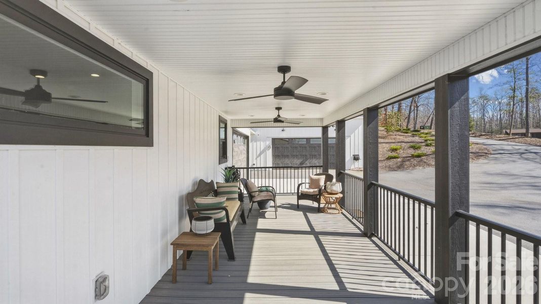 Sunrise And Sunset Views From The Wraparound Deck