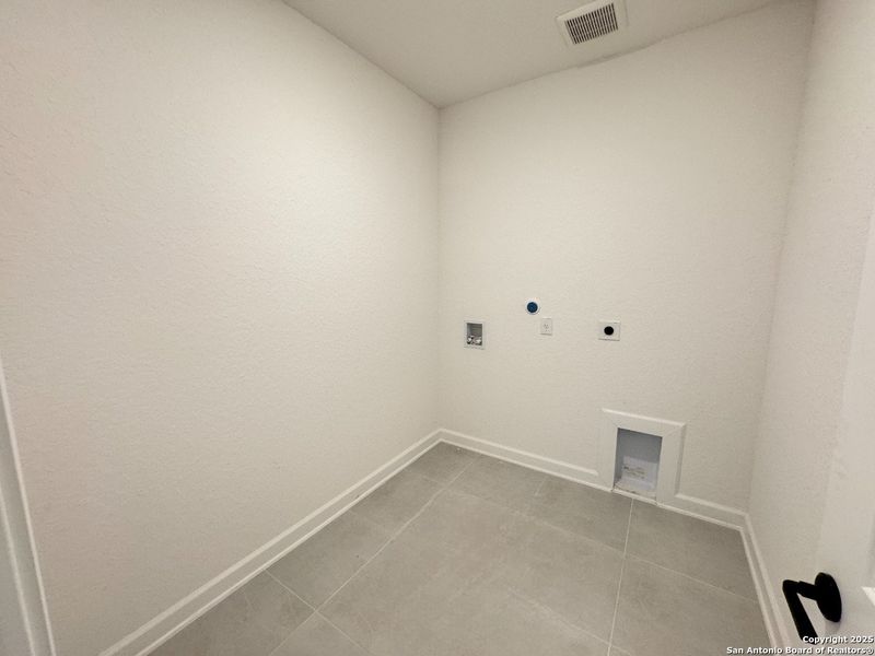 Spacious, unfurnished interior of a new home in Megan's Landing 50's, Castroville (Image 22). Spacious, unfurnished interior of a new home in Megan's Landing 50's, Castroville (Image 22).