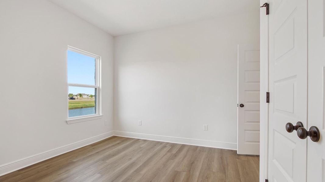 Spacious, unfurnished interior of a new home in Owl's Head Farms, Freeport (Image 39).