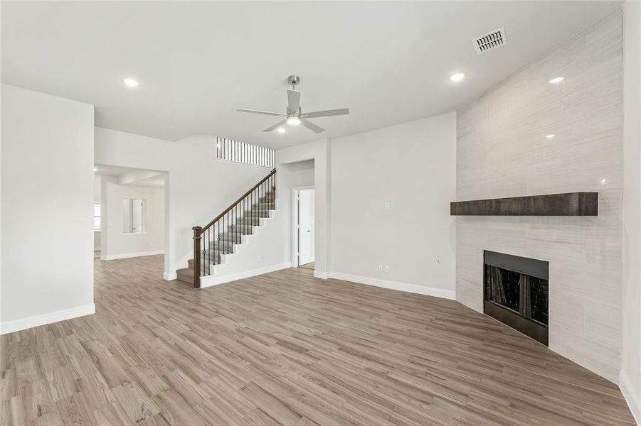 Spacious, unfurnished interior of a new home in Sunrise at Garden Valley, Waxahachie (Image 38). Spacious, unfurnished interior of a new home in Sunrise at Garden Valley, Waxahachie (Image 38).