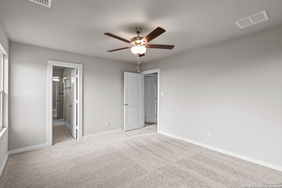 Spacious, unfurnished interior of a new home in Garden Grove, Schertz (Image 23).