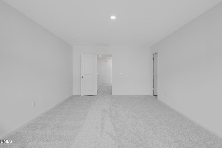 SUN_CaitlinCrossing_Pic_Cameron-11