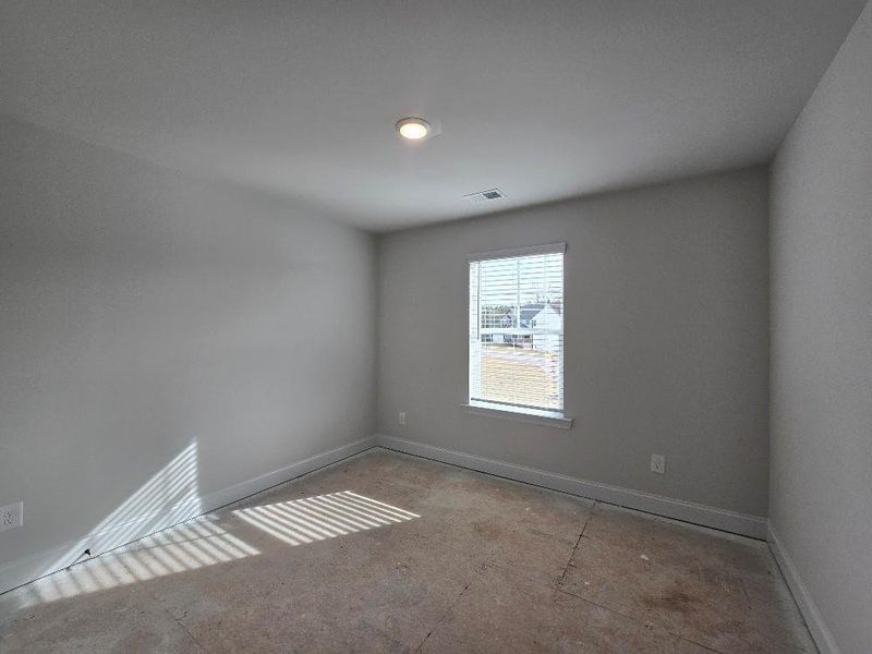 Spacious, unfurnished interior of a new home in Waters Edge, Mansfield (Image 15).