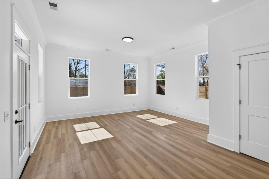 Spacious, unfurnished interior of a new home in , Summerville (Image 20).