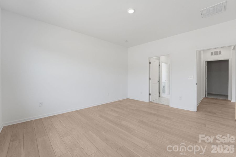 Spacious, unfurnished interior of a new home in Roselyn, Lancaster (Image 16).