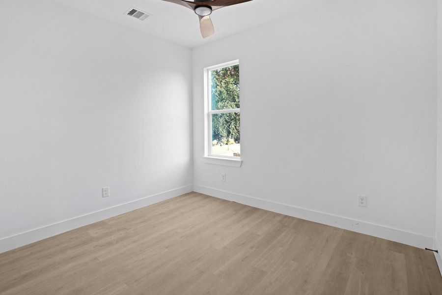 Spacious, unfurnished interior of a new home in , Houston (Image 9).