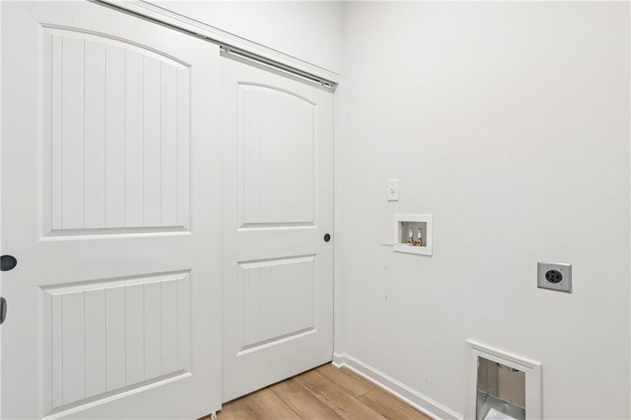Spacious, unfurnished interior of a new home in Poplar Place, Dallas (Image 37).