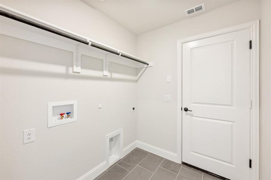 Spacious, unfurnished interior of a new home in Wildcat Ridge Phase 3, Godley (Image 27). Spacious, unfurnished interior of a new home in Wildcat Ridge Phase 3, Godley (Image 27).