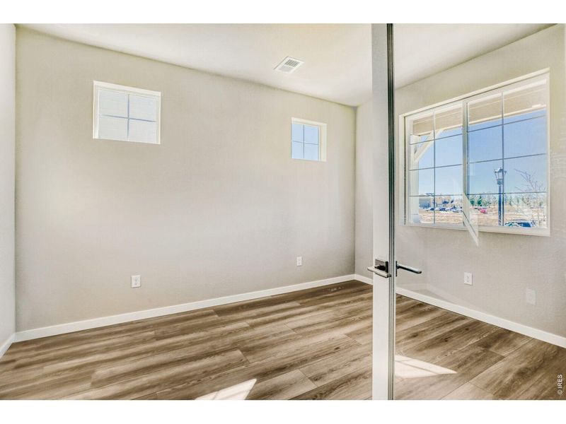 Spacious, unfurnished interior of a new home in Farmstead, Berthoud (Image 16).