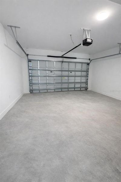 Spacious, unfurnished interior of a new home in , Port Charlotte (Image 9).
