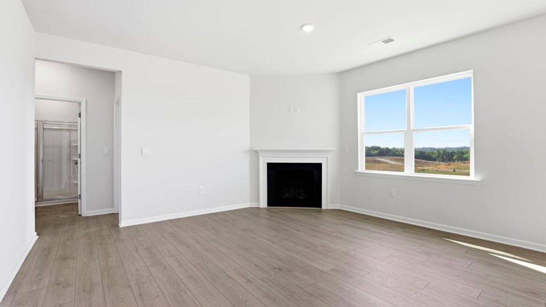 Spacious, unfurnished interior of a new home in Baxter Village, Boiling Springs (Image 23).