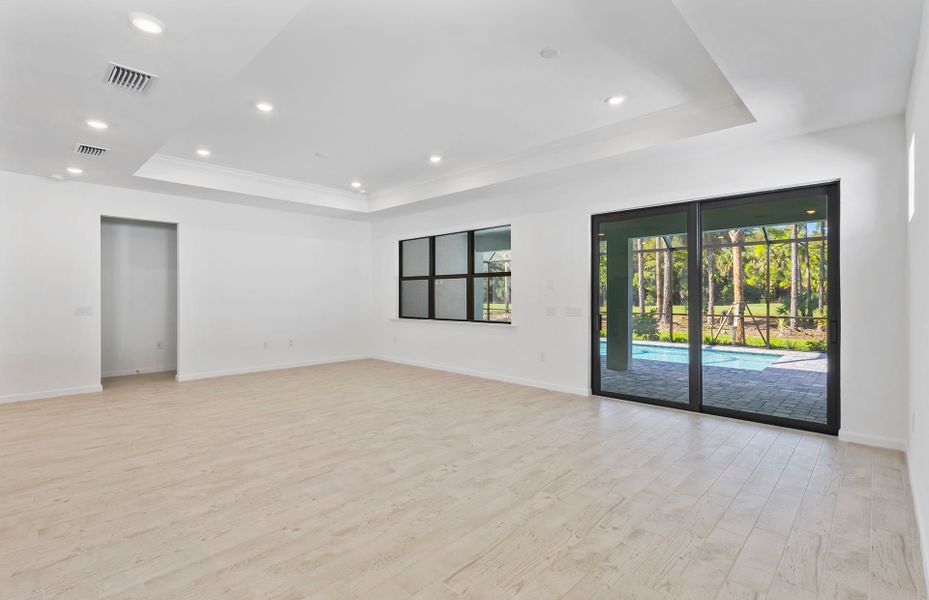 Spacious, unfurnished interior of a new home in Terreno, Naples (Image 10). Spacious, unfurnished interior of a new home in Terreno, Naples (Image 10).