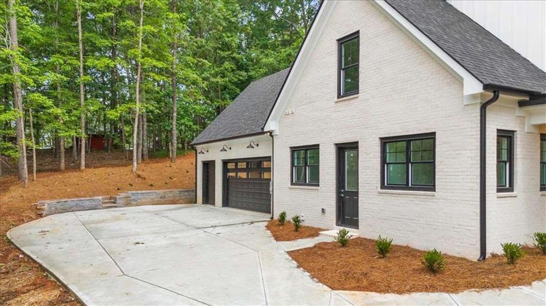 Exterior details and patio area of a home in , Cornelia (Image 35).