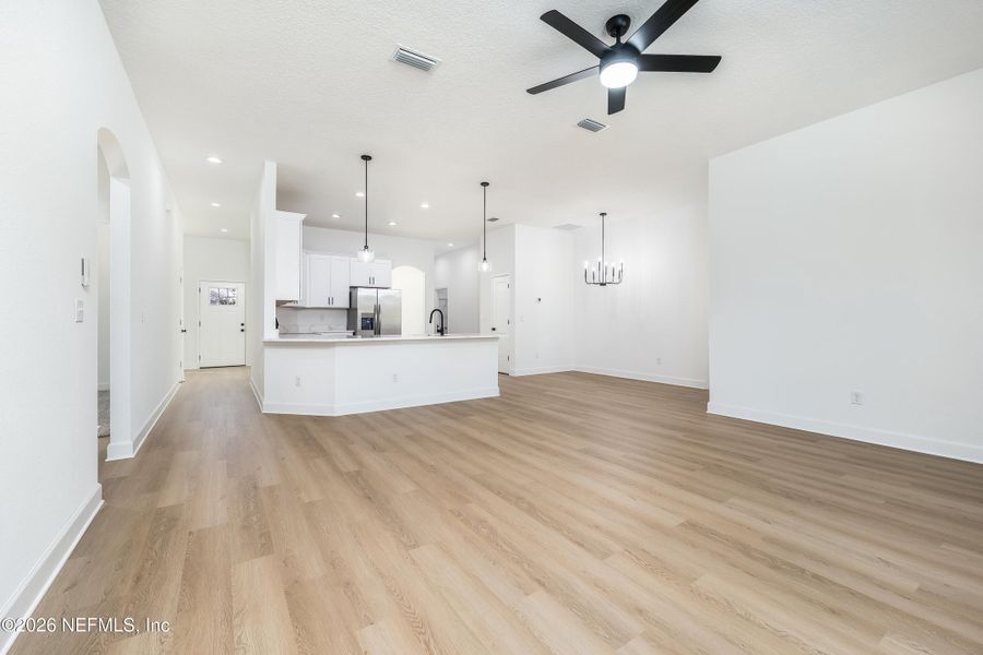 Spacious, unfurnished interior of a new home in , Keystone Heights (Image 13).