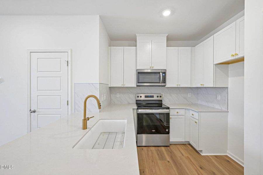 16-web-or-mls-Oakdale Dr-S2204-016 16-web-or-mls-Oakdale Dr-S2204-016