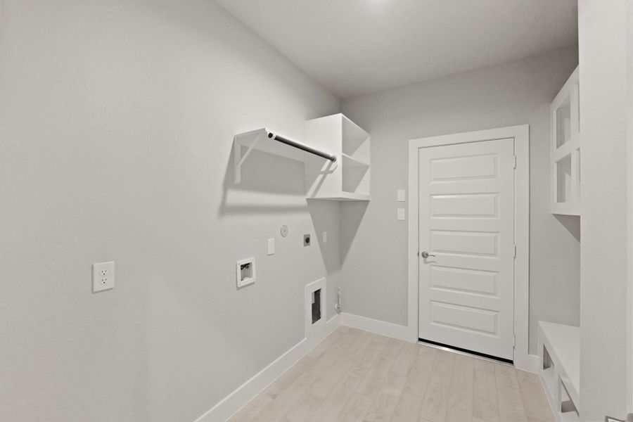 Spacious, unfurnished interior of a new home in Briarwood Crossing, Rosenberg (Image 37).