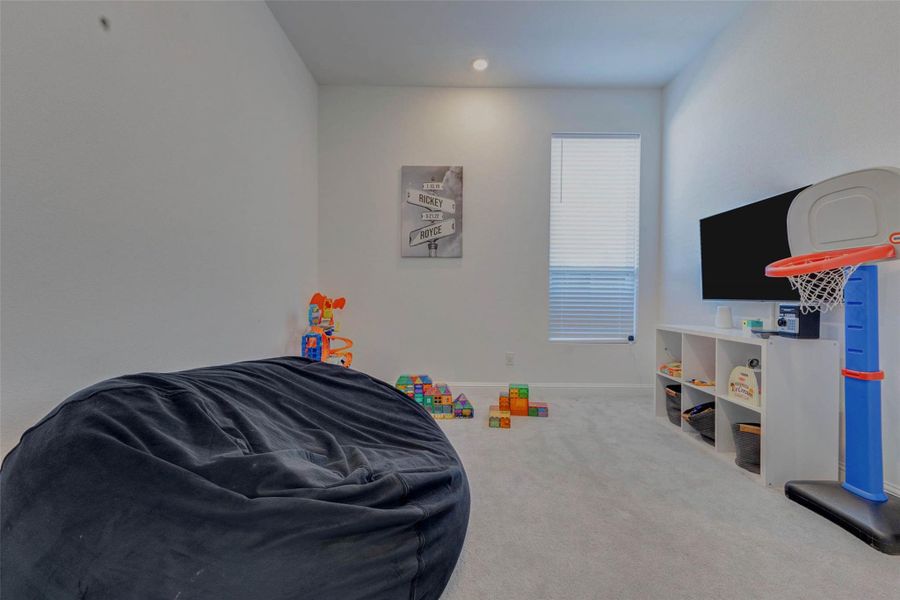 Furnished interior view inside a new home in Cross Creek West, Fulshear (Image 12).