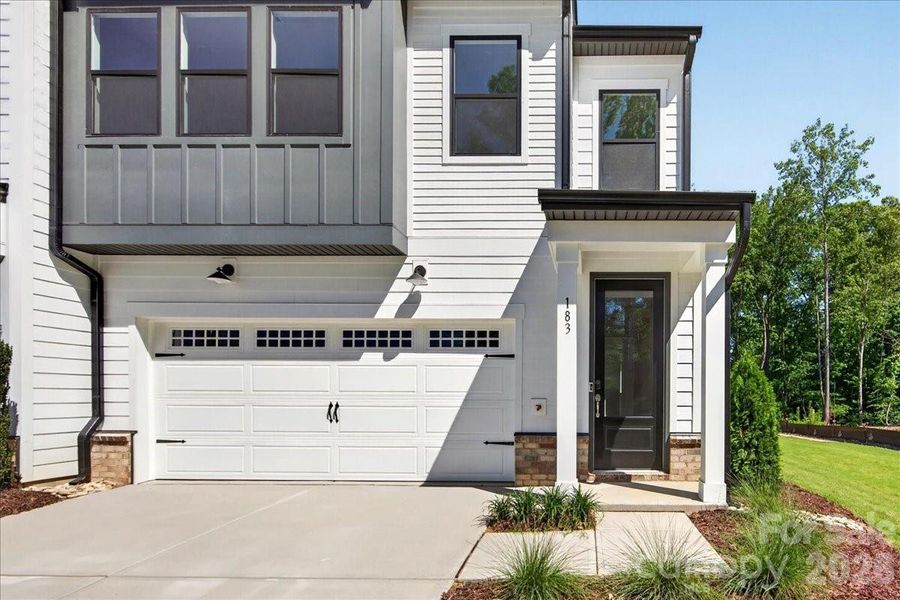 2 Bay garage with driveway 2 Bay garage with driveway
