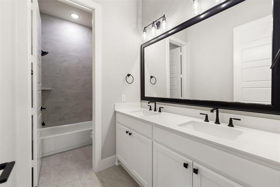 Furnished interior view inside a new home in King Crossing Estates, Van Alstyne (Image 16). Furnished interior view inside a new home in King Crossing Estates, Van Alstyne (Image 16).