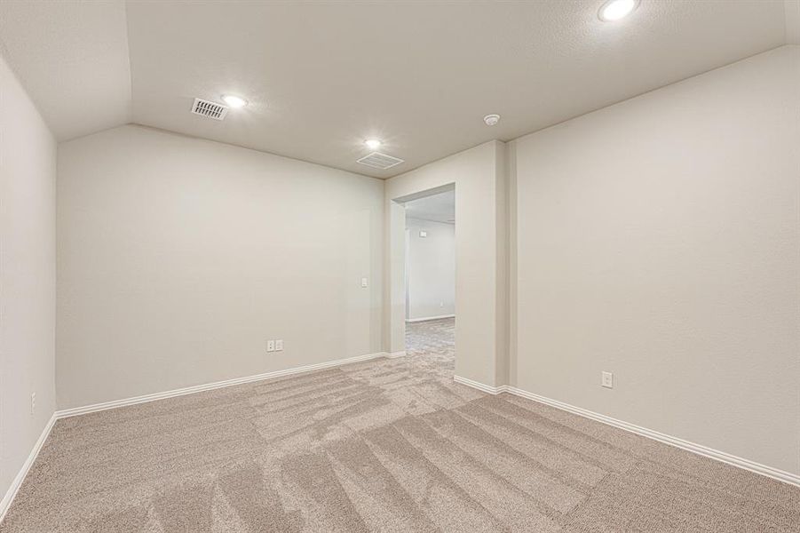 Spacious, unfurnished interior of a new home in Sunrise at Garden Valley 60-79, Waxahachie (Image 22). Spacious, unfurnished interior of a new home in Sunrise at Garden Valley 60-79, Waxahachie (Image 22).