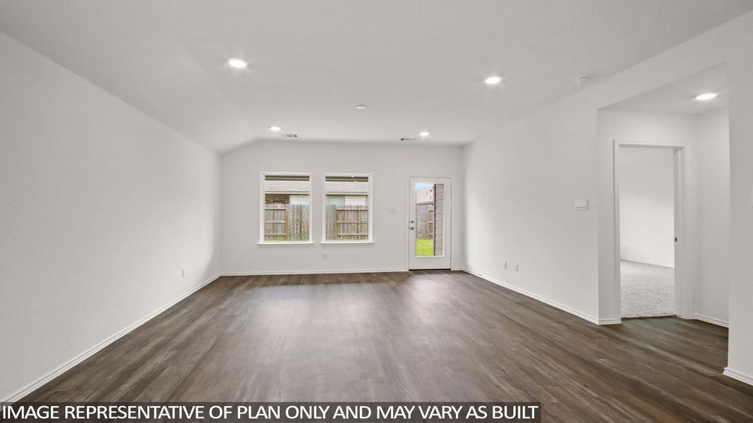 Spacious, unfurnished interior of a new home in Venetian Pines, Conroe (Image 9).