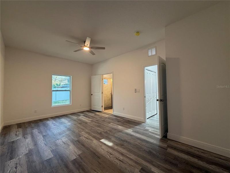 Spacious, unfurnished interior of a new home in , Daytona Beach (Image 17).