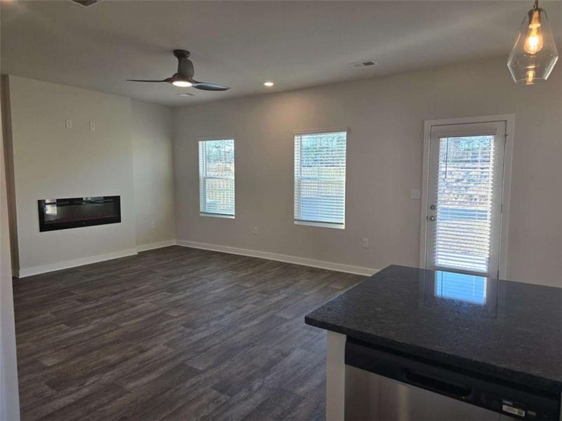 Spacious, unfurnished interior of a new home in Southern Hills, McDonough (Image 29).