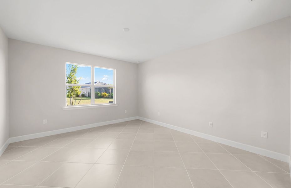 Spacious, unfurnished interior of a new home in Del Webb Oak Creek, North Fort Myers (Image 17). Spacious, unfurnished interior of a new home in Del Webb Oak Creek, North Fort Myers (Image 17).