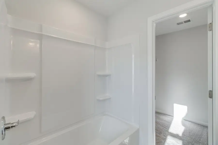 Image 29 of a home in Astoria.