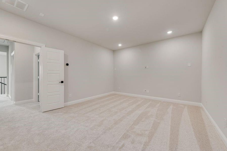 Spacious, unfurnished interior of a new home in Villages of Creekwood, Frisco (Image 19). Spacious, unfurnished interior of a new home in Villages of Creekwood, Frisco (Image 19).