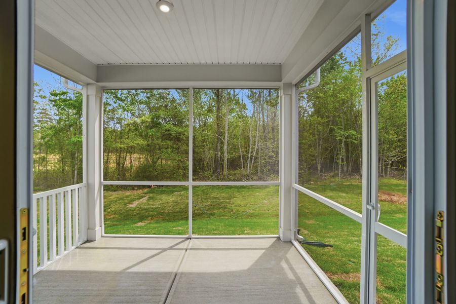 Exterior details and patio area of a home in Waxhaw Landing, Monroe (Image 4).