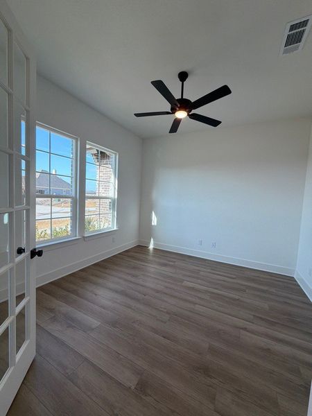 Spacious, unfurnished interior of a new home in Grayson Ridge, Van Alstyne (Image 7).