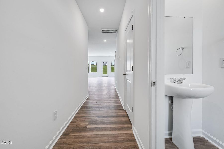 SUN_CaitlinCrossing_Pic_Cameron-30