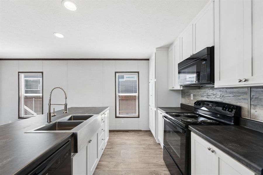 Furnished interior view inside a new home in , Granbury (Image 12).