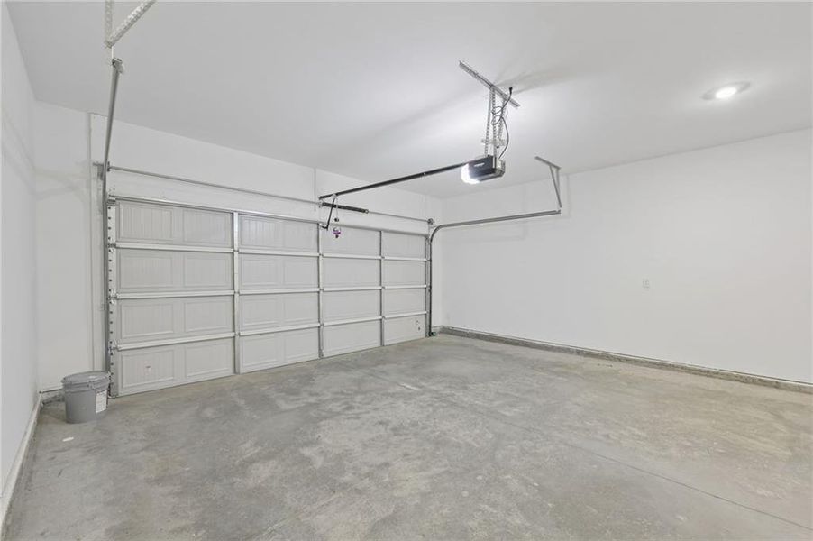 Spacious, unfurnished interior of a new home in Windance Lake, Loganville (Image 19).