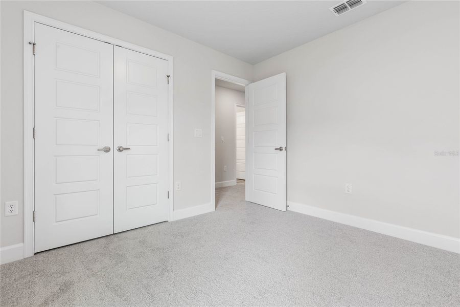 Spacious, unfurnished interior of a new home in Orange Blossom Hills, Summerfield (Image 30).